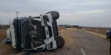 Un triple choque de camiones dejó un chofer muerto y un herido de gravedad