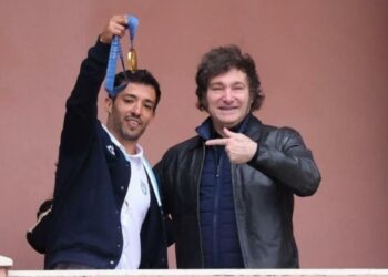 Milei recibió en la Casa Rosada a José «Maligno» Torres y salieron al balcón presidencial