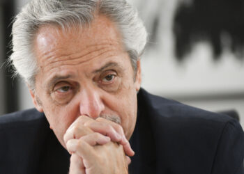 Para Alberto Fernández «todo falso» y tiene manera de demostrarlo