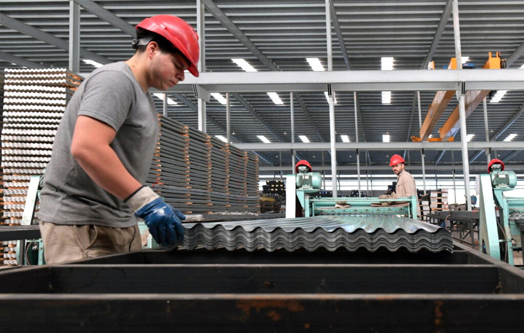La industria metalúrgica tuvo el mínimo de actividad en junio y acumula una caída del 11,7%