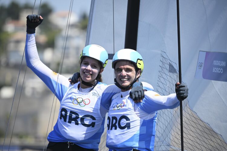 Mateo Majdalani y Eugenia Bosco ganaron la medalla de plata en Nacra 17