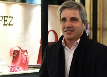 A partir del lunes el Gobierno baja un 10% el Impuesto País