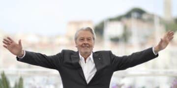 Macron despidió a Alain Delon con un conmovedor mensaje: «Era un monumento francés»
