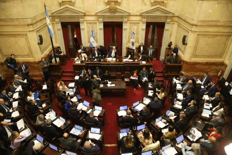 El Senado aprobó el proyecto que aumenta las jubilaciones y modifica su actualización