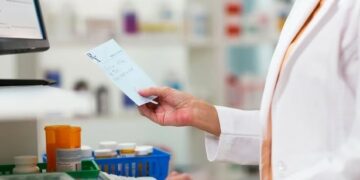 Médicos y farmacéuticos cordobeses procesados por asociación ilícita y defraudación al Pami