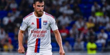 El Olympique de Lyon puso a todo su plantel en venta, incluido Tagliafico, para evitar la quiebra