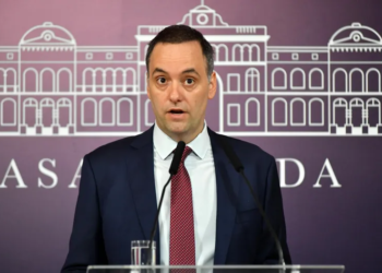 Adorni dijo que Milei podría vetar la ley de financiamiento a las universidades