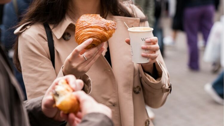 En el centro de Córdoba, las cafeterías de especialidad se reúnen en la tercera edición de "Cafezazo"