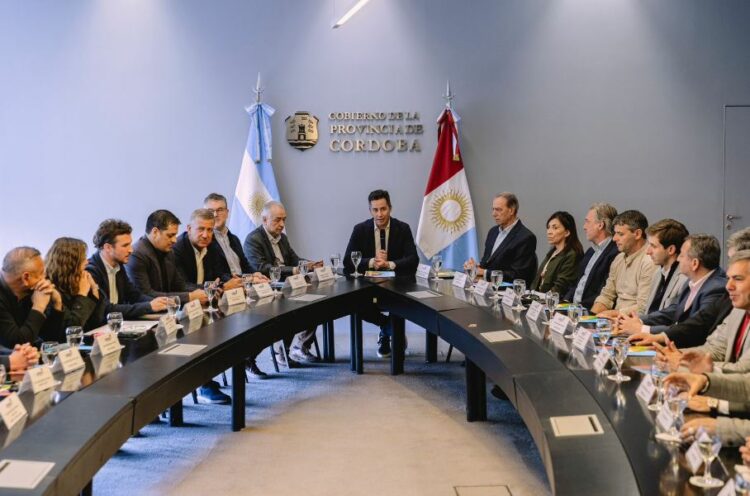 Reunión clave en el Panal con las 25 comunidades regionales que existen en la provincia