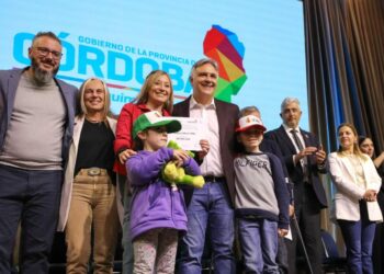 Llaryora anunció la entrega de 1.000 millones de pesos para proyectos de inclusión de discapacidad