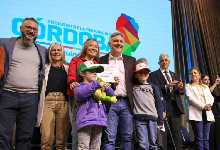 Llaryora anunció la entrega de 1.000 millones de pesos para proyectos de inclusión de discapacidad