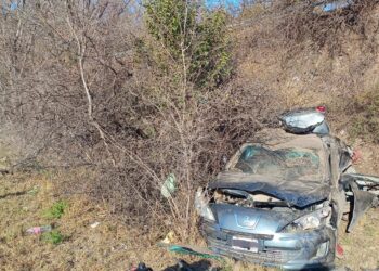Trágico vuelco de un auto en la autopista Córdoba-Villa Carlos Paz