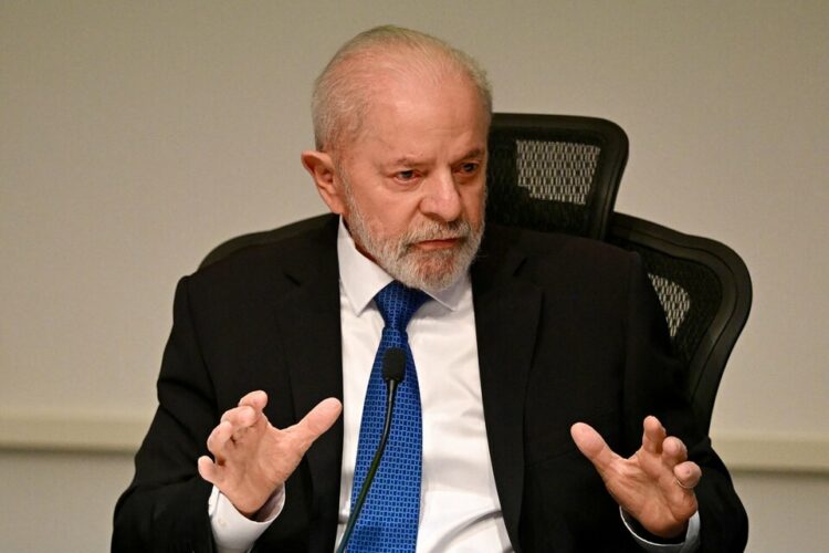 Operaron de urgencia a Lula da Silva