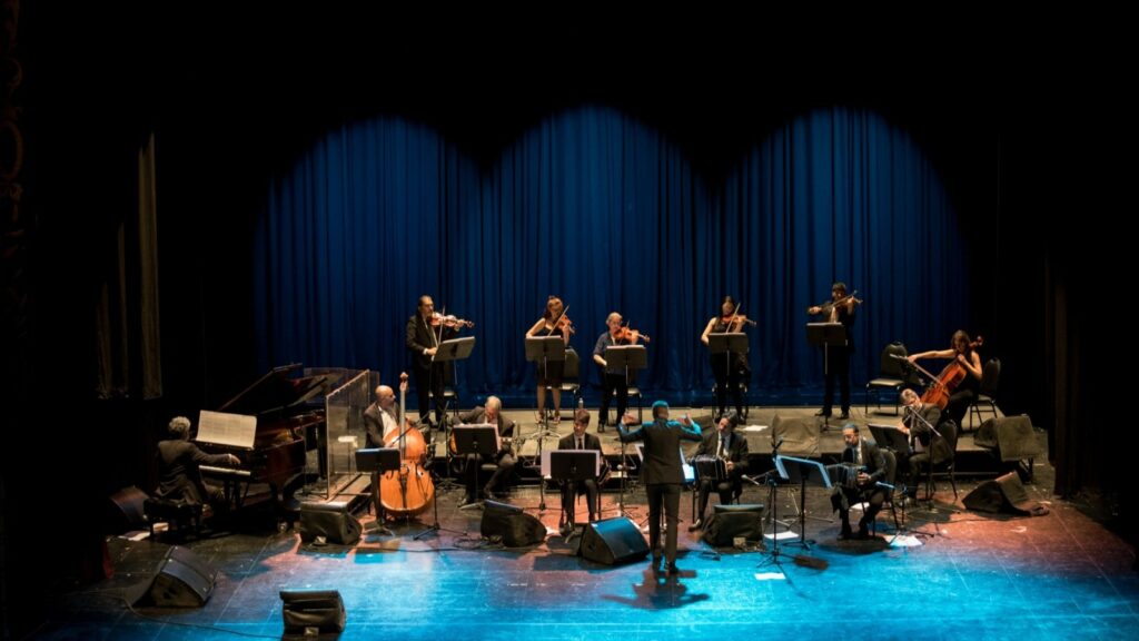 Interpretación de tangos históricos en un concierto