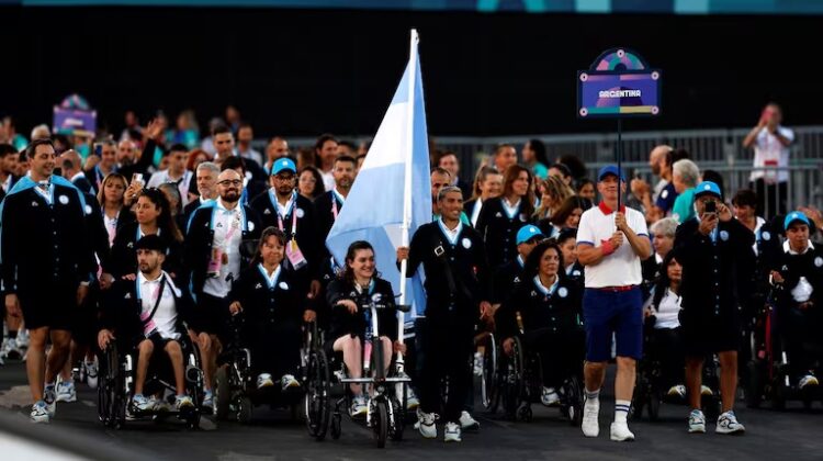 La delegación argentina, compuesta por 70 deportistas, ayer en la fiesta inaugural de los Juegos Paralímpicos.