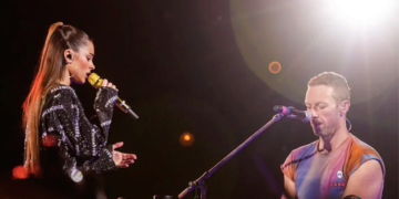Tini Stoessel sorprendió en las calles de Dublín cantando con Chris Martin