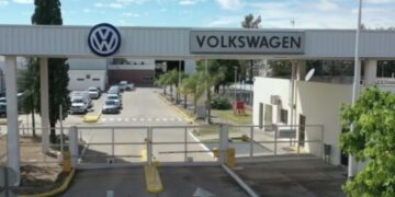 Volkswagen en crisis: echaron a 300 empleados