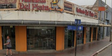 Ocho menores detenidos por romper el vidrio de una panadería y robar alfajores y golosinas