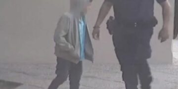 Un nene de 12 años fue aprehendido luego de arrojar piedras a vehículos en un estacionamiento