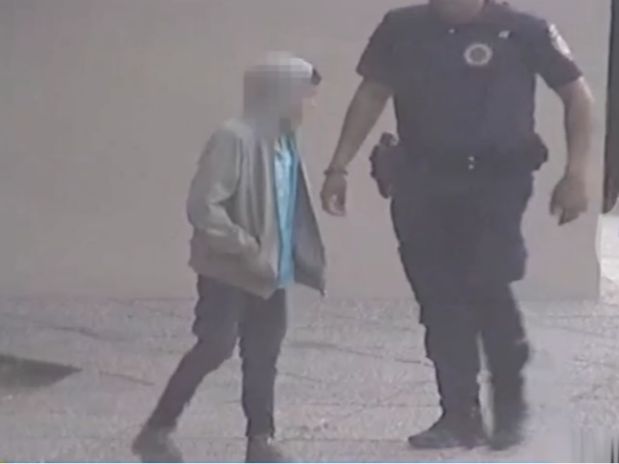 Un nene de 12 años fue aprehendido luego de arrojar piedras a vehículos en un estacionamiento