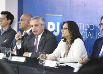 Luego de la imputación, el ex presidente Fernández renunció a la conducción del PJ