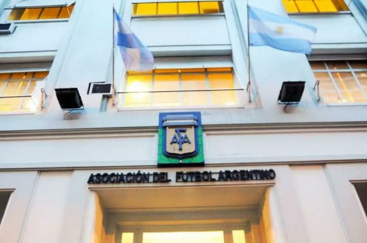 La AFA extendió el mercado de pases