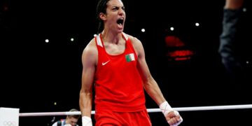 Khelif arrolló y va por el oro en boxeo