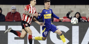 En un final con polémica, Boca igualó ante Estudiantes