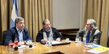 El Defensor planteó políticas de protección ante el juego en línea
