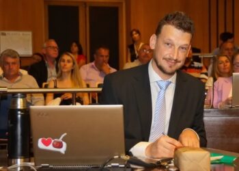 La Justicia pidió la captura internacional de un ex diputado que tenía material de abuso infantil y zoofilia en su celular