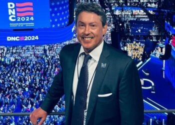 El ex embajador Mamet halagó a Kamala Harris