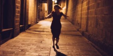 Hizo huir despavoridas a un grupo de mujeres con un estruendoso eructo