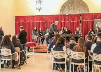 Estudiantes del Monserrat simularon un juicio penal con jurados populares