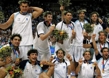 Manu Ginóbili y sus compañeros de la «Generación Dorada» vuelven a ponerse la celeste y blanca