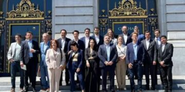Schiaretti, Vigo y De loredo en una cumbre en EE.UU. con los creadores del ChatGPT