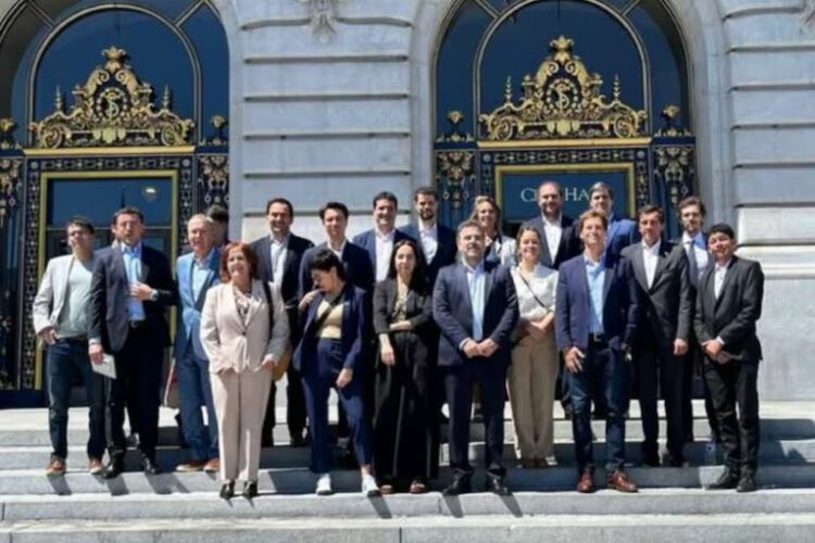 Schiaretti, Vigo y De loredo en una cumbre en EE.UU. con los creadores del ChatGPT