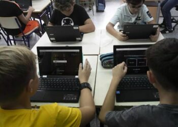 Resetear el sistema educativo: el uso de las IA en los colegios