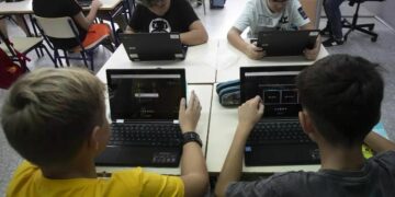 Resetear el sistema educativo: el uso de las IA en los colegios