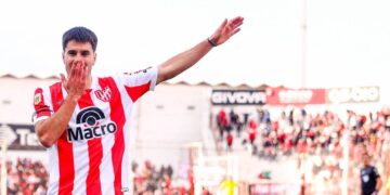 Instituto goleó a Defensa y Justicia y se prendido arriba