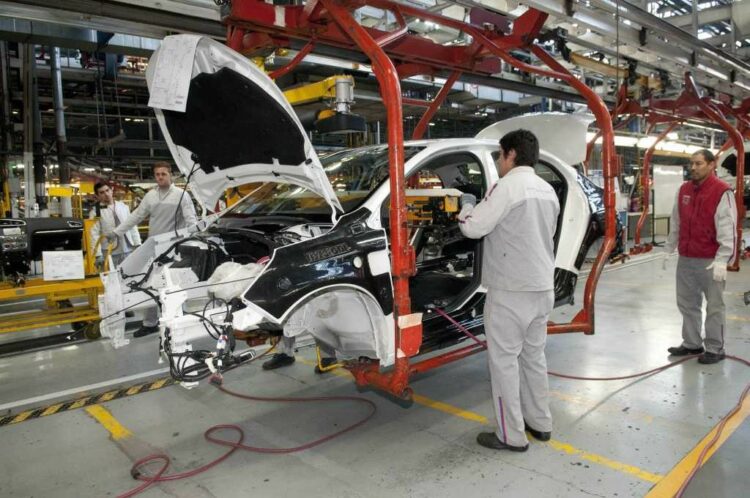 La utilización de la capacidad instalada de la industria bajo al 54,5% en junio