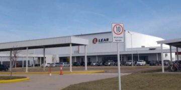 Lear desvinculó al 7% de su planta de producción por bajas en el mercado