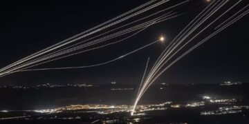 Israel interceptó decenas de misiles provenientes de Líbano
