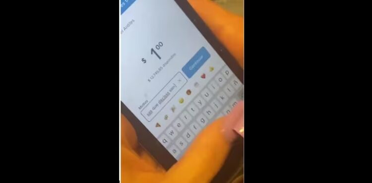Descubrió a su prima chateando con el ex novio a través de transferencias bancarias