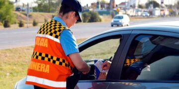 Agredió a un policía porque el test de alcoholemia le dio positivo