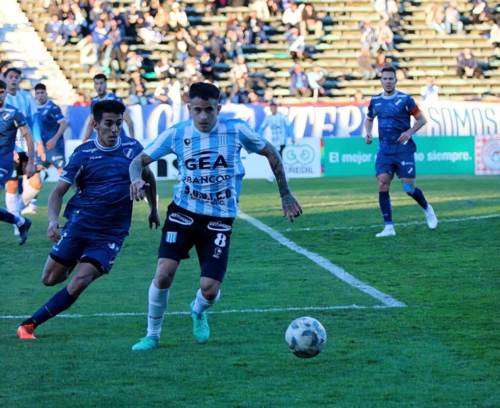 Racing cayó ante Alvarado