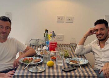 Los intendentes Ferrer y Tagni van por la conducción de la UCR