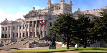 Uruguay debate la reducción de la jornada laboral