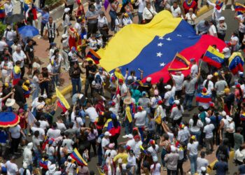 Denuncian más de 20 muertos