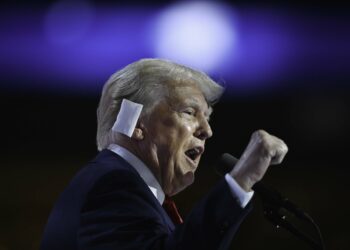 Donald Trump: «Joe Biden se convirtió en un deficiente mental, Kamala Harris nació así»