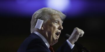 Donald Trump: «Joe Biden se convirtió en un deficiente mental, Kamala Harris nació así»